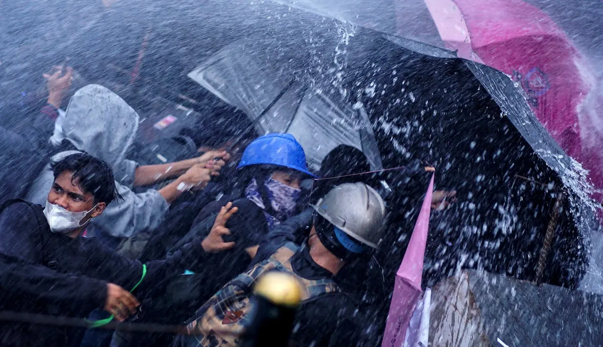 Sebelumnya, DPR RI telah mengesahkan revisi Undang-Undang tentang Perubahan atas Undang-Undang Nomor 34 Tahun 2004 tentang Tentara Nasional Indonesia atau UU TNI pada Kamis 20 Maret 2025. (AZWAR IPANK/AFP)
