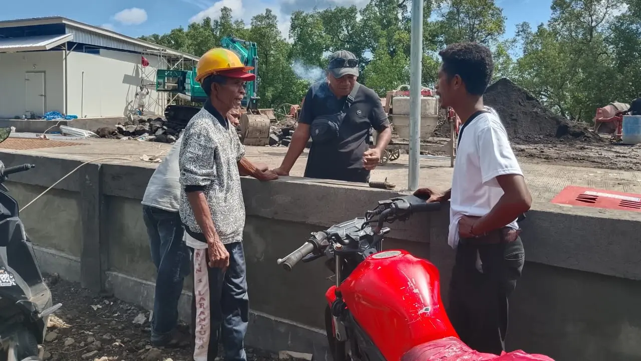 Warga tutup lokasi proyek kampung nelayan merah putih di NTT