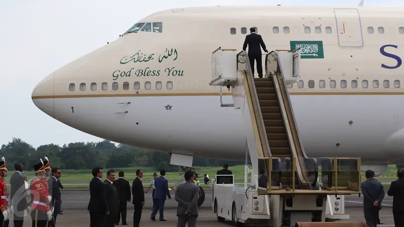 Penampakan Pesawat Kerajaan Arab Saudi Saat Tiba di Halim