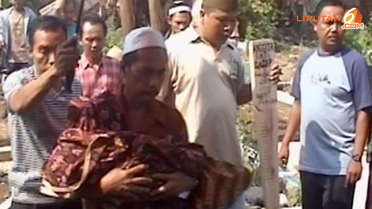bayi-dimakamkan-131012b.jpg