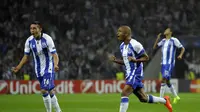 Yancine Brahimi lakukan selebrasi usai cetak gol untuk Porto (MIGUEL RIOPA / AFP)