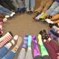 Pakai kaos kaki beda untuk rayakan Hari Down Syndrome. (U.S Army)