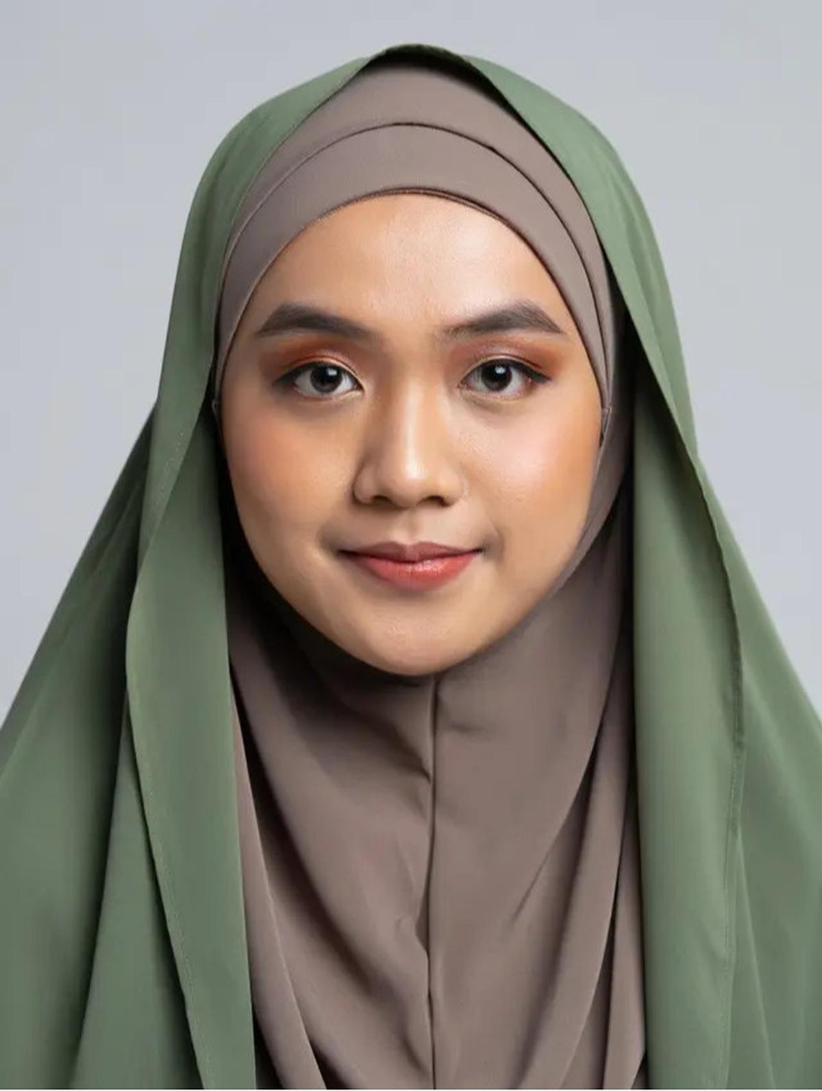 7 Model Hijab Layer Simpel Biar Penampilan Enggak Terlihat Tua