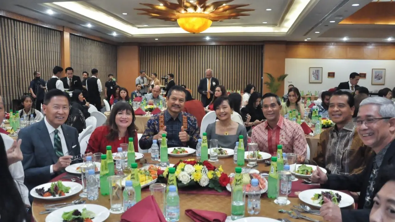 Ketum Kadin Indonesia Anindya Bakrie menghadiri acara 'Malam Renungan Natal Kadin Indonesia' yang digelar di Hotel Aryaduta, Jakarta, Senin malam 16 Desember 2024.