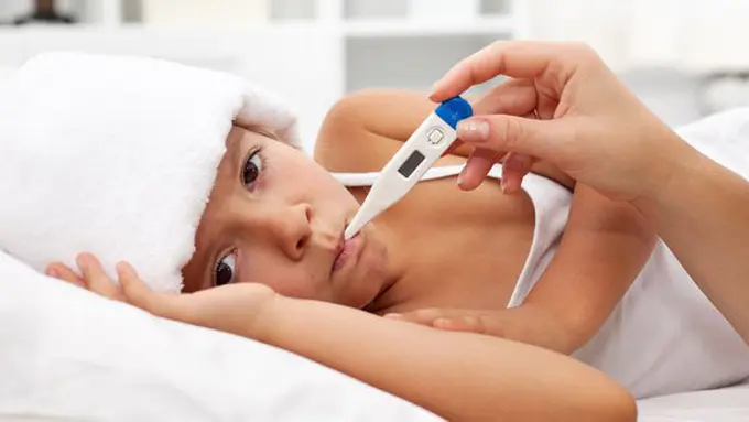 Anak demam/Copyright Shutterstock