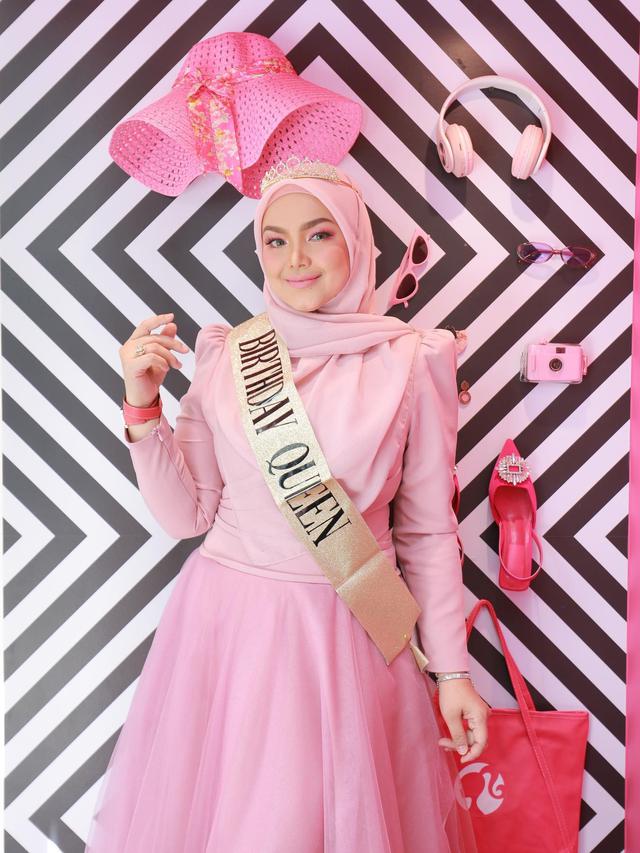 7 Potret Pesta Ulang Tahun Siti Nurhaliza Ke-43, Tampil Menawan dengan Tema Barbie