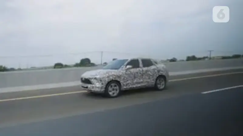 Mitsubishi XFC Concept versi produksi tertangkap kamera sedang uji jalan di Tol Trans Jawa. (Ist)