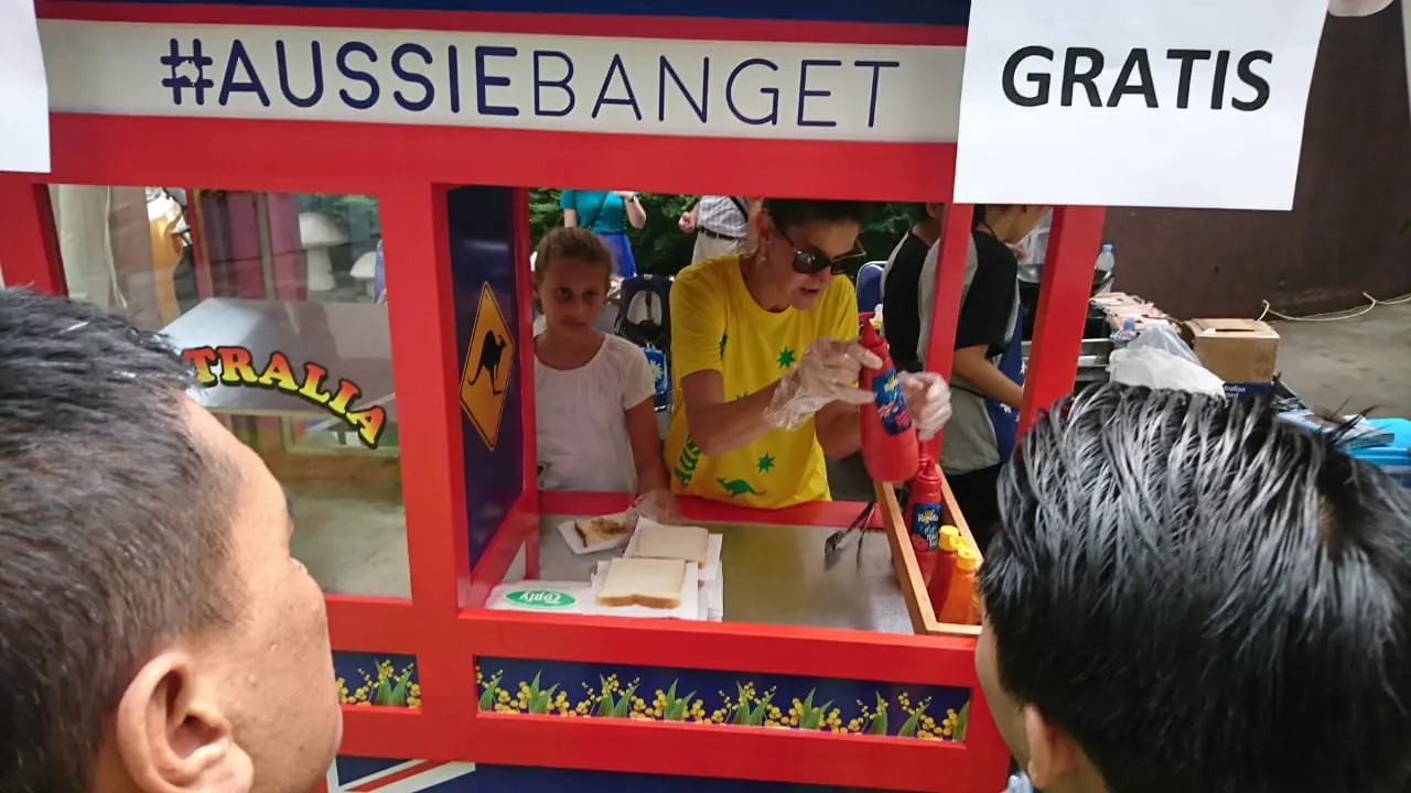 Ramai-Ramai Mengantre Sosis Demokrasi yang Selalu Ada Saat Pemilu Australia