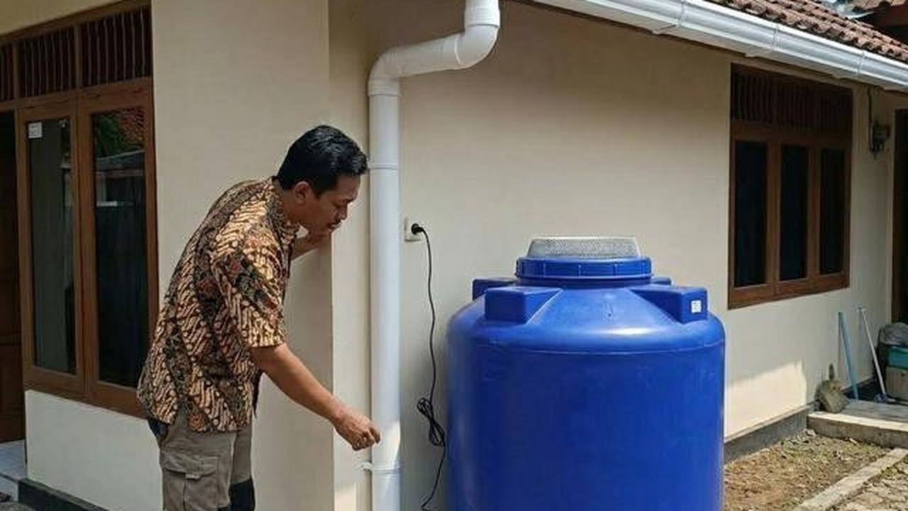 Cara Menampung Air Hujan yang Aman untuk Keperluan Rumah, Tips Anti Lumut dan Bakteri