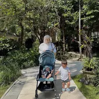 Potret Kesha Ratuliu Liburan di Bali Sambil Asuh Anak [instagram/kesharatuliu]