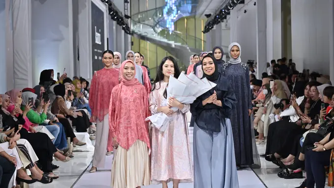 Sukses Gebrak New York Fashion Week, Kami. Kembali ke Tanah Air dengan Koleksi Penuh Doa