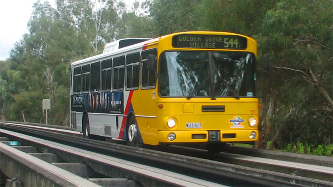 O-bahn. Dok Wikipedia