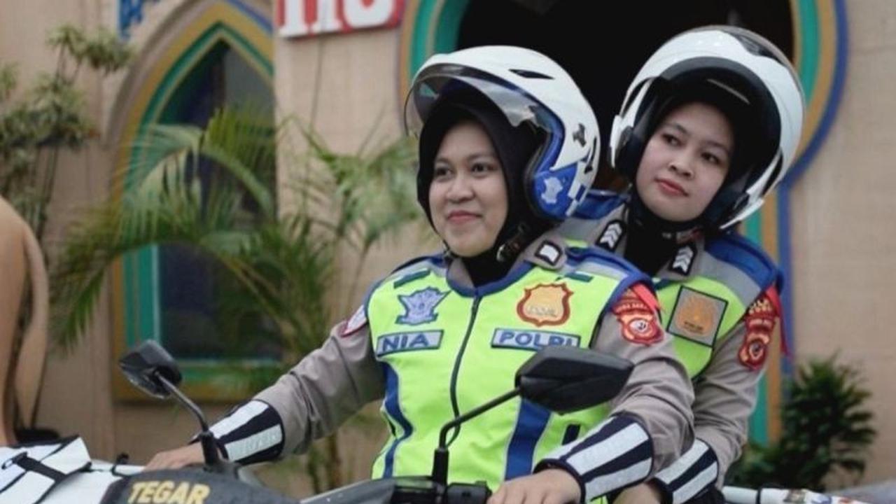 Polwan Satlantas Bogor Puncak: Padukan Patroli Lalu Lintas dan Aksi Sosial Humanis Jelang Lebaran