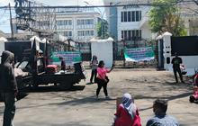 Berbusana Nuansa Pink, Emak-Emak Warga Kampung Kota Geruduk DPRD Jabar