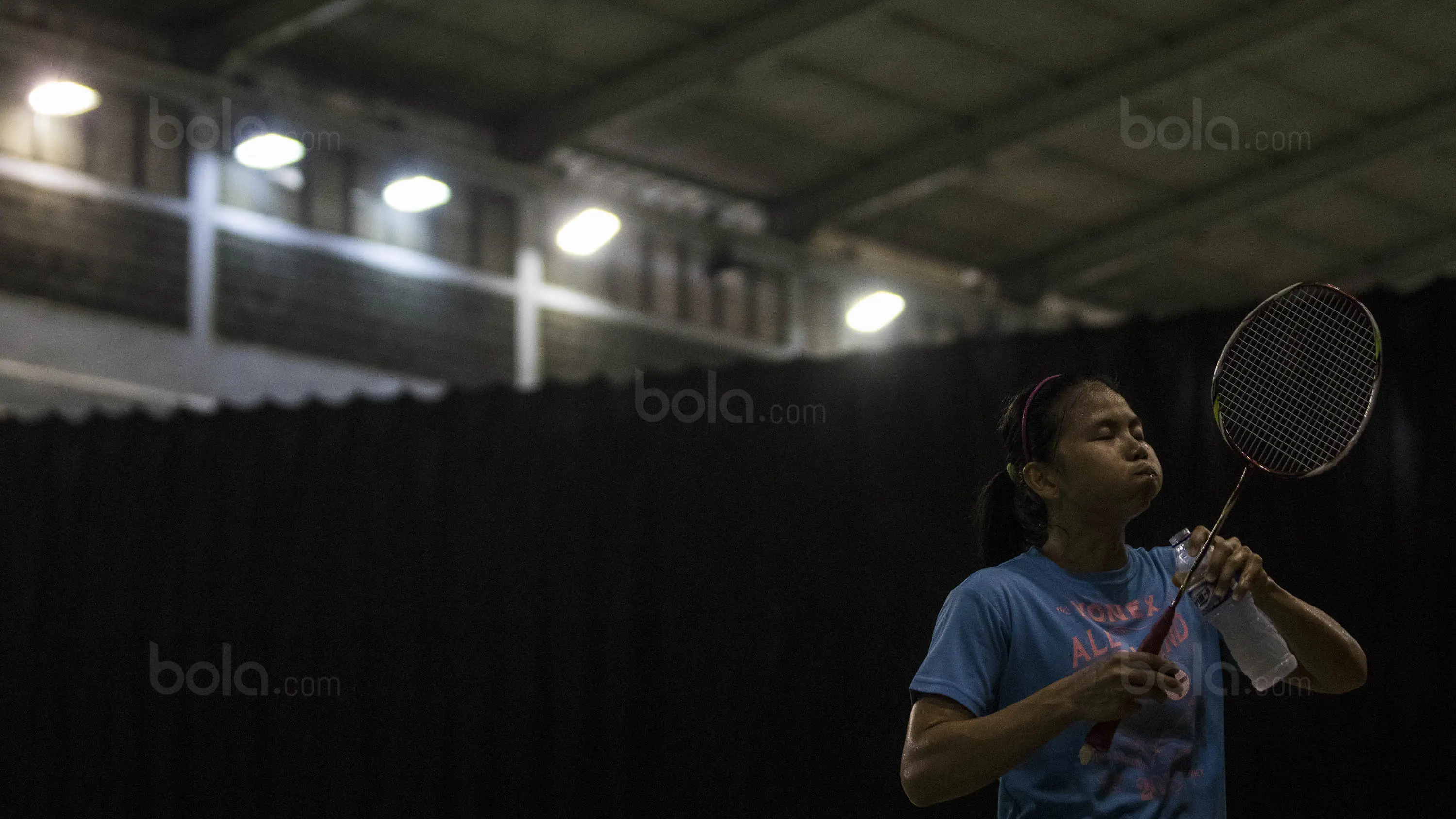 Pebulutangkis ganda putri Indonesia, Greysia Polii, saat berlatih di Pelatnas PBSI Cipayung, Jakarta, Jumat (14/7/2017). Greysia Polii berpasangan dengan Apriani Rahayu akan turun di SEA Games 2017 Malaysia. (Bola.com/Vitalis Yogi Trisna)