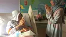 "Aku masih muda 23 tapi anak udah dua. Bagi aku, ibu adalah suatu pekerjaan yang ga ada perbandingan harganya karena mulia banget. Setinggi-tingginya karir wanita, pasti akan menjadi ibu juga," tuturnya. (Nurwahyunan/Bintang.com)