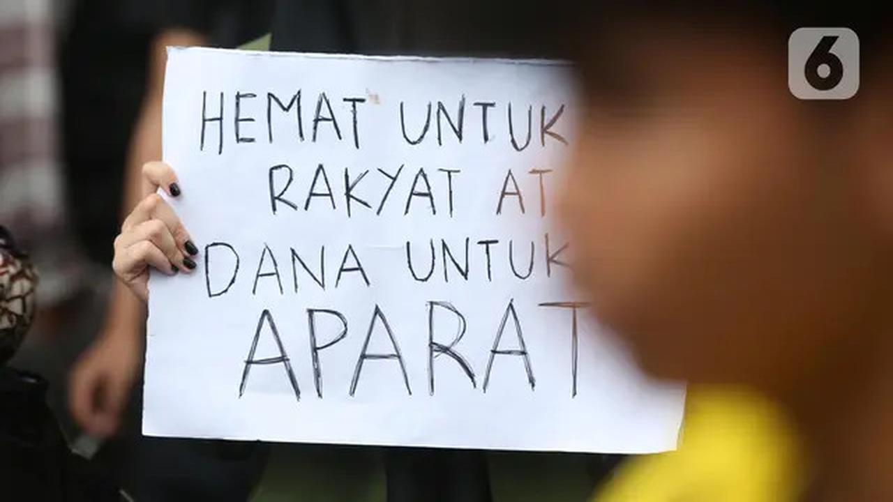 Indonesia Gelap, BEM SI Berunjuk Rasa di Patung Kuda Jakarta