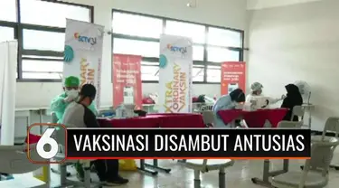 Sejak pagi, sejumlah warga antusias mengikuti Xtra Ordinary Vaksin di SMP 160 Ceger, yang digelar sebagai rangkaian HUT SCTV Ke-31. Acara ini merupakan hasil kerjasama YPP SCTV-Indosiar, Yayasan Karya Alpha Omega dan Pemprov DKI Jakarta.