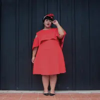 Kombinasi gaya tomboy dan feminin untuk plus size. (sumber foto: @tiraemon)