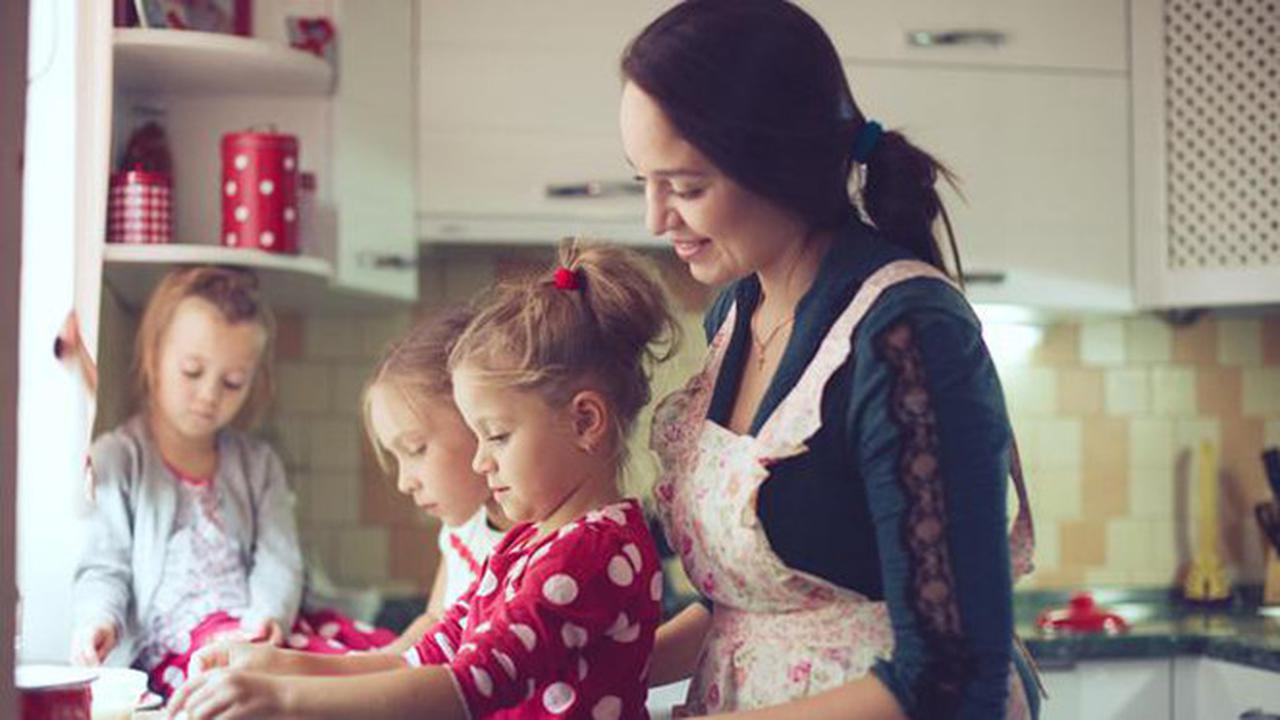 Ilustrasi liburan di rumah