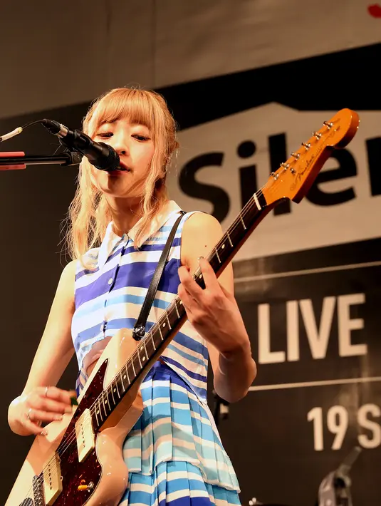 Sumire Yoshida dan tiga kawannya yang tergabung dalam girlband asal Jepang, Silent Siren, menggelar konser perdananya di Jakarta. (Wimbarsana/Bintang.com)