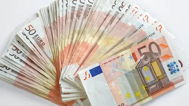 Pegawai yang ketiduran 2