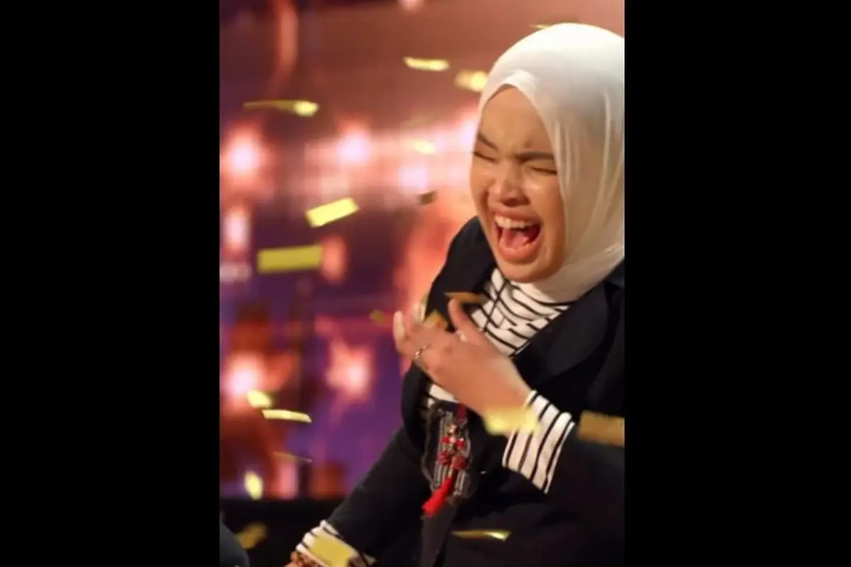 Bikin Simon Cowell Terpesona di America's Got Talent, Putri Ariani Penyanyi Indonesia Diganjar Golden Buzz
