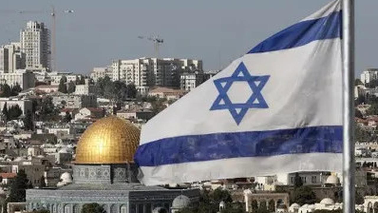 Menteri Israel Perintahkan Polisi Sita Pengeras Suara Masjid untuk Hentikan Azan