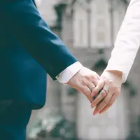 Pria asal China nikahi kembali mantan istrinya yang sakit agar bisa merawatnya. (pexels/huynhvan).