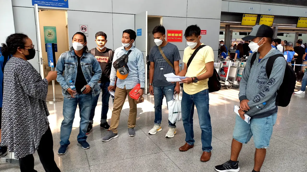 Para ABK yang pulang ke Tanah Air setelah berbulan-bulan terjebak di perairan Vietnam.