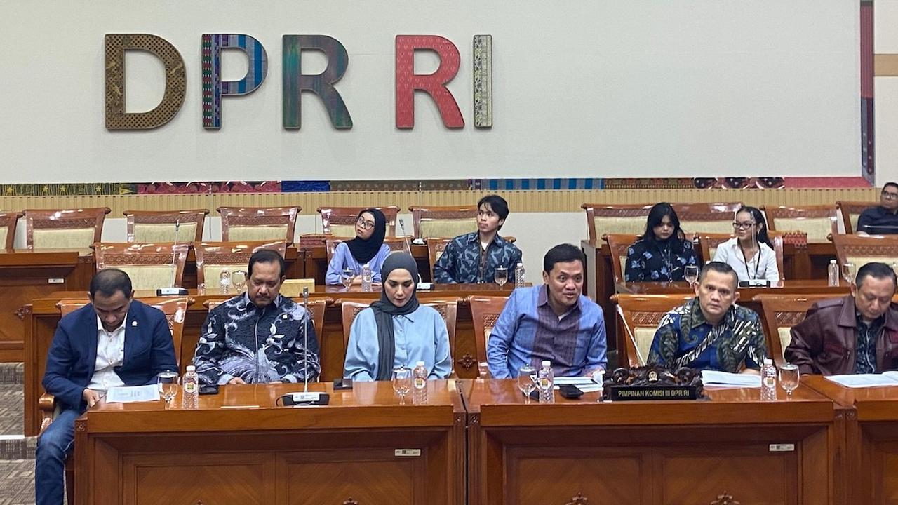 VIDEO: Habiburokhman Komisi III Emosi Oknum Warga Sipil Protes "Siapa yang Omong Kosong!"