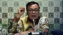 Ketua Fraksi PPP Hasrul Azwar memberikan keterangan atas kabar ditangkapnya politikus PPP Ivan Haz terkait narkoba, di Jakarta, Selasa (23/2). Ivan Haz sebelumnya sudah ditetapkan sebagai tersangka kasus penganiayaan PRT. (Liputan6.com/Johan Tallo)