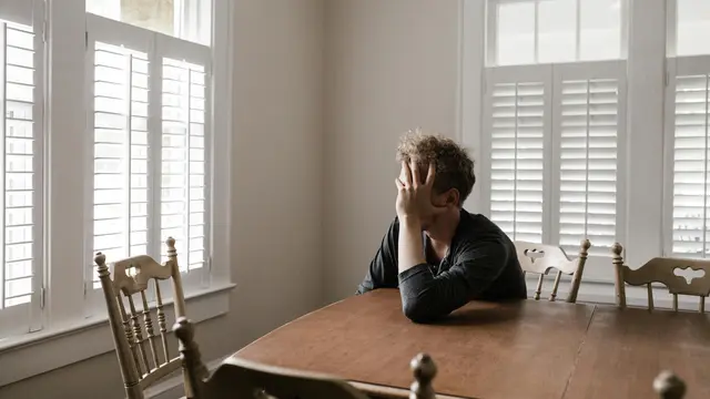 Ilustrasi orang dengan tekanan