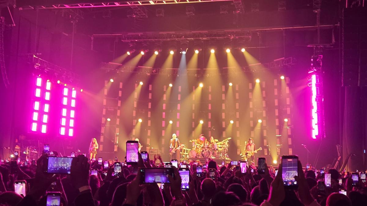 Penampilan Berkelas The Smashing Pumpkins Sukses Puaskan Dahaga Penggemarnya