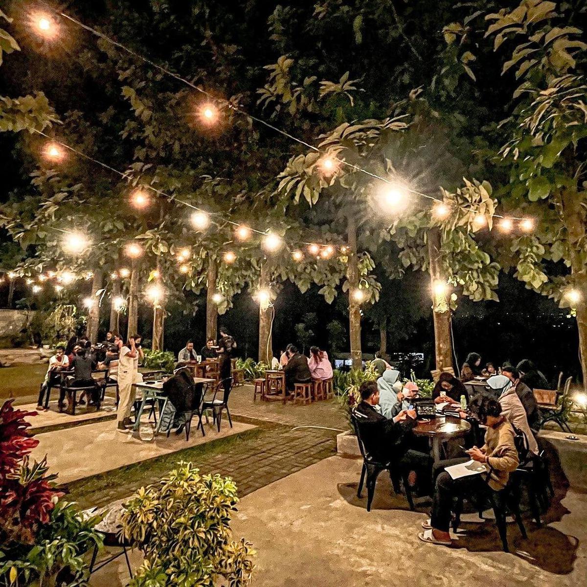 13 Tempat Makan Estetik di Malang