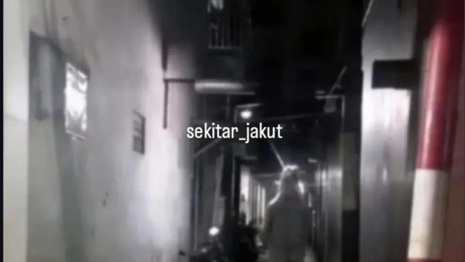 {{caption}}