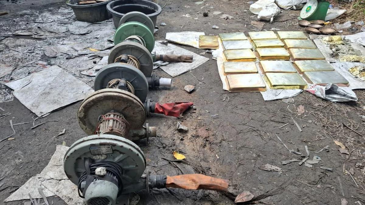 Prajurit TNI AL Satgas Halilintas Gerebek Aktivitas Peleburan Ilegal di Air Anyir Ratusan Kg Timah Batangan Diamankan