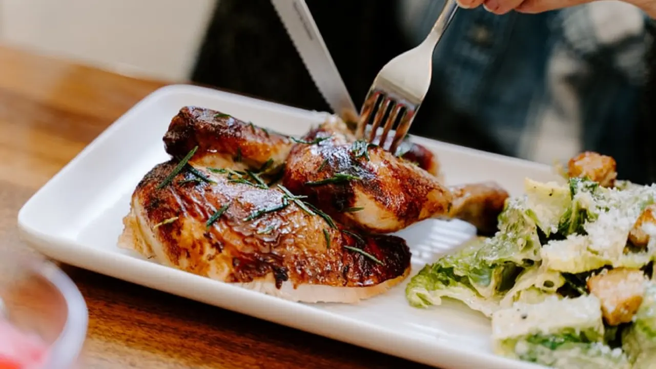 Makan ayam