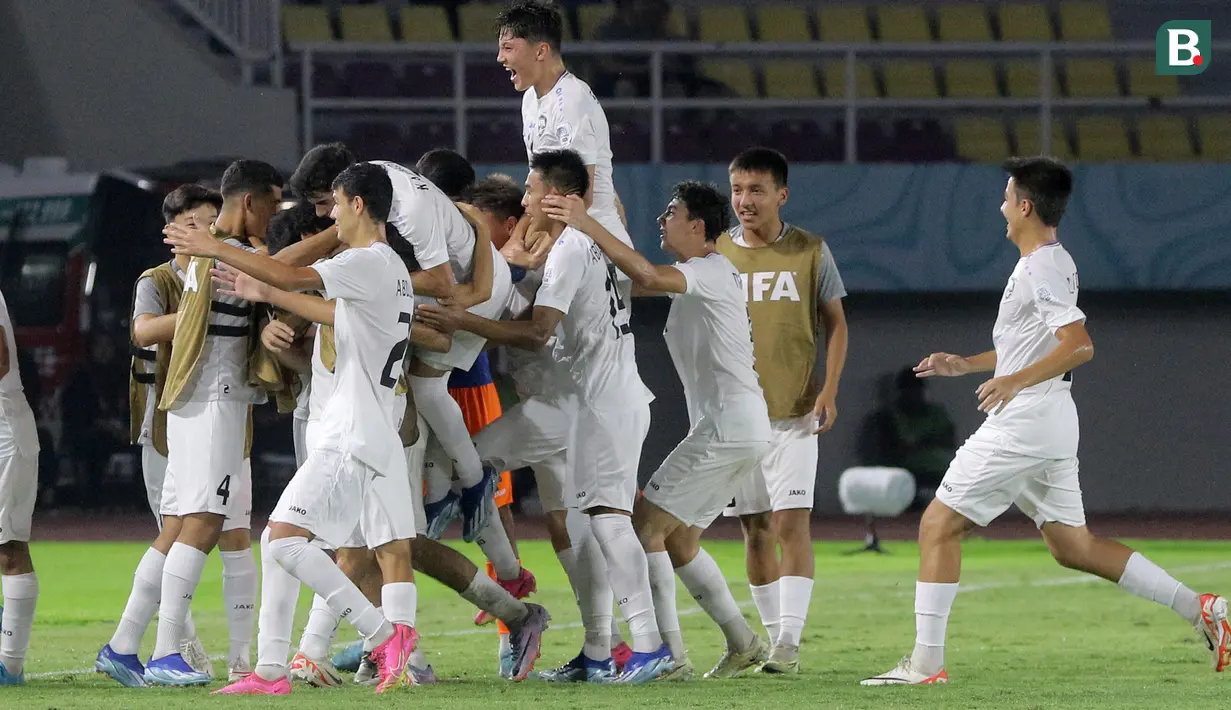 Uzbekistan yang mewakili Grup B menempati posisi ketiga klasemen tim peringakt ketiga terbaik dengan raihan 4 poin hasil dari satu kali menang, satu kali imbang dan sekali kalah. (Bola.com/Arief Bagus)