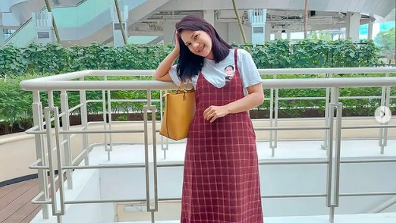 Momfluencer Ini Berbagi Tips Bagi Waktu untuk Keluarga dan Membuat Konten