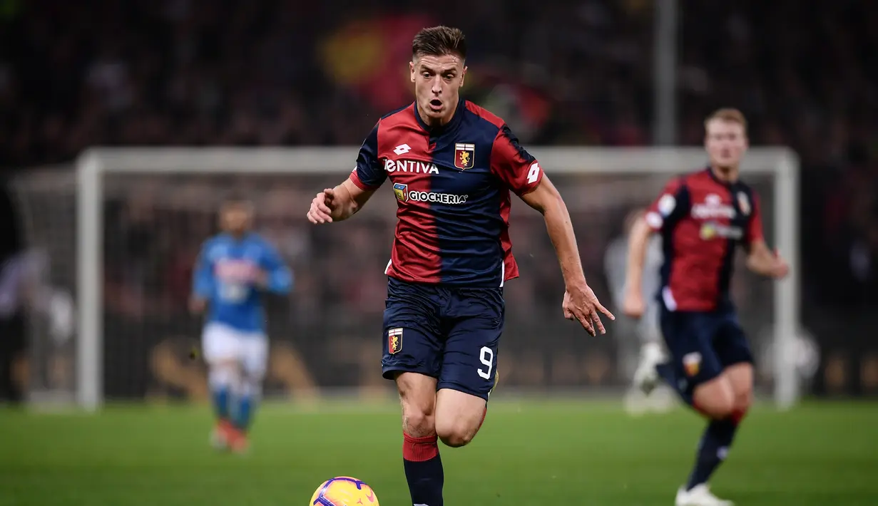 2. Krzysztof Piatek (Genoa) - 10 gol (AFP/Marco Bertorello)