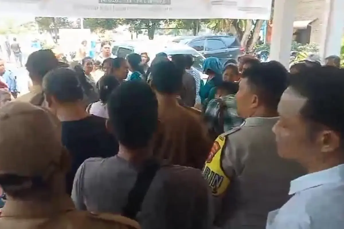Geger! Warga STM Hilir Geruduk Kantor Camat, Tolak Pembangunan Koperasi di Atas Tanah Makam