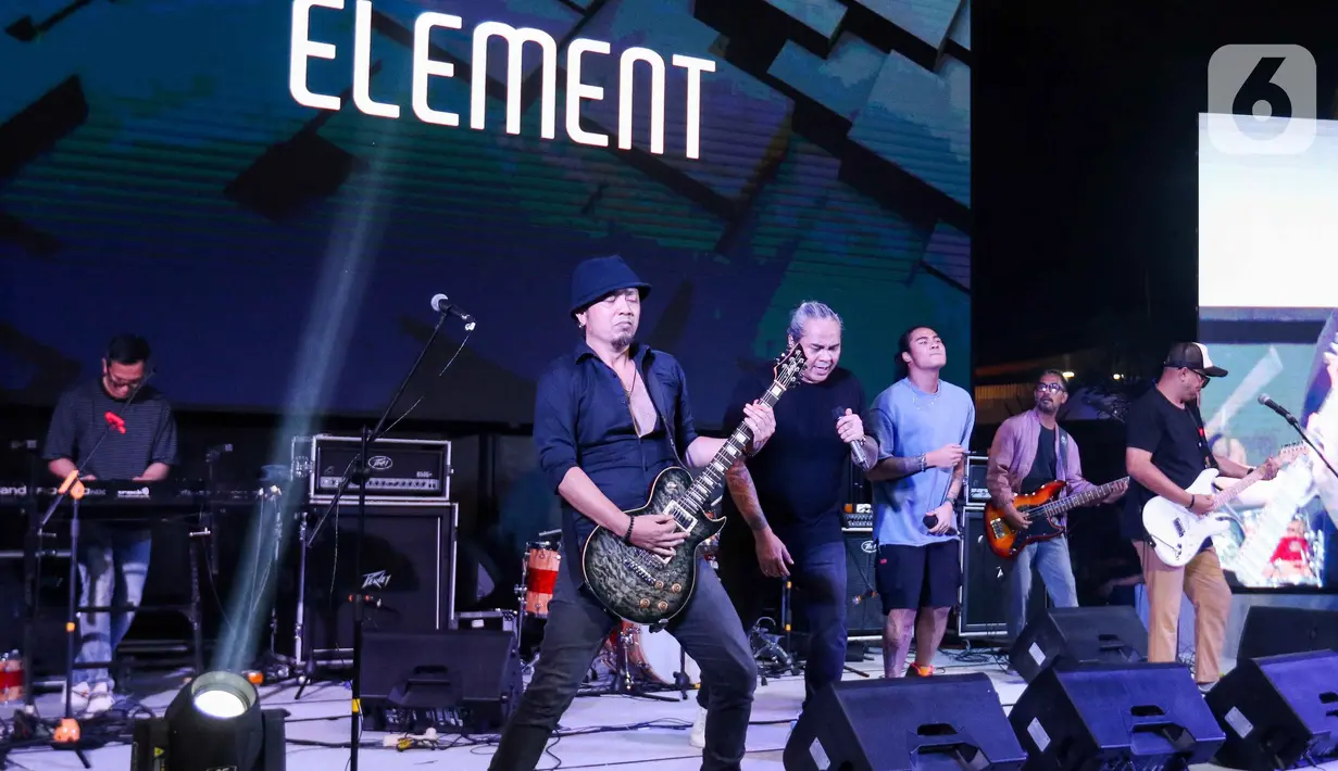 Festival ini juga menjadi ajang reuni bagi para penikmat musik lintas generasi. (Liputan6.com/Herman Zakharia)