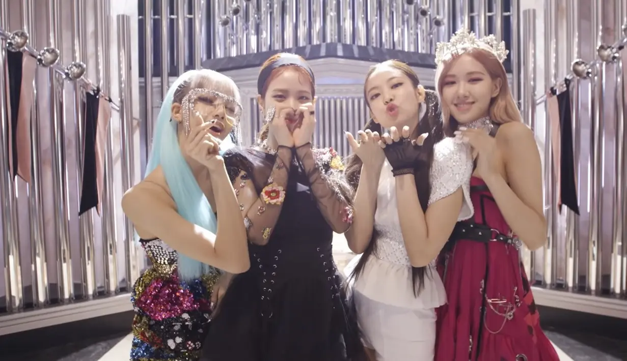 Video di balik layar pembuatan musik video 'Kill This Love' ditutup dengan aksi menggemaskan member BLACKPINK. (Sumber: YouTube/BLACKPINK)
