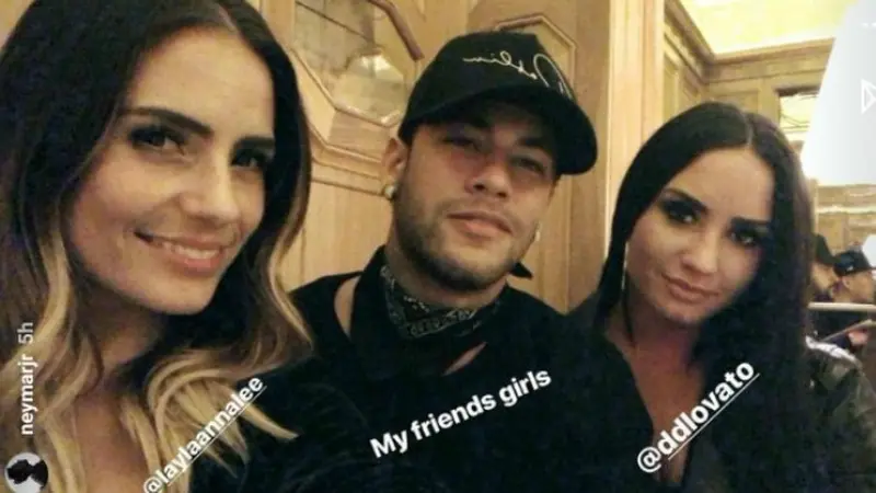 Neymar Jr diapit Layla Anna-Lee dan Demi Lovato (Instagram)