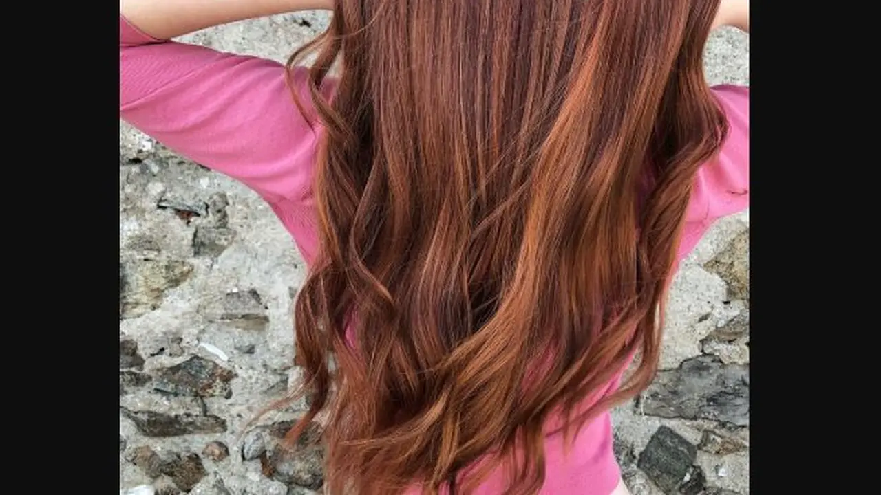 2 Warna Cat Rambut yang Diprediksi Tetap Populer di 2021