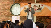 CEO Hanwha Life Indonesia, Steven Namkoong dalam acara CSR edukasi finansial di RPTRA Kayu Mas untuk merayakan Hari Kemerdekaan Indonesia dan Korea pada bulan Agustus 2023. (Dok Hanwha)