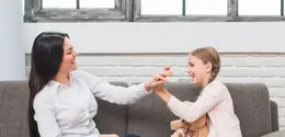Komunikasi Ibu dan Anak (Foto: Freepik.com)