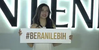 Raline mempercayai kecantikan hadir dari dalam, seperti perawatan rambut yang ia gunakan, menyehatkan rambut dari dalam.