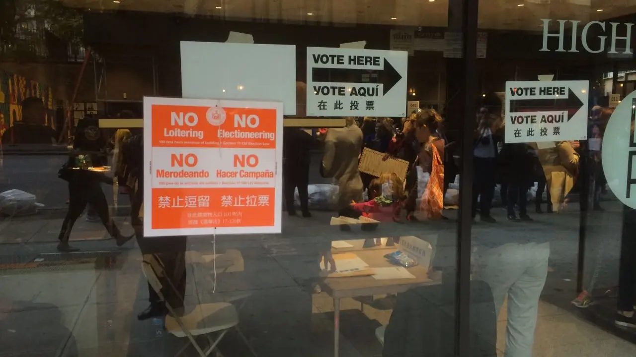 Begini suasana salah satu TPS di Manhattan, New York